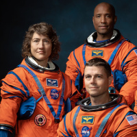 NASA 50 yıl sonra ilk insanlı Ay seyahati hazırlığında