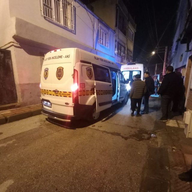Anne, oğlunu yatağında ölü buldu