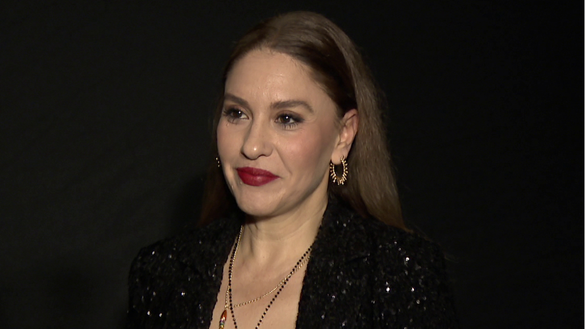 Evrim Alasya: Şarkı söylemeyi seviyorum