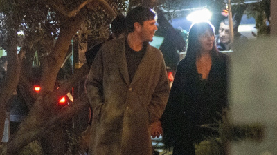 Yeni sevgilisiyle el ele