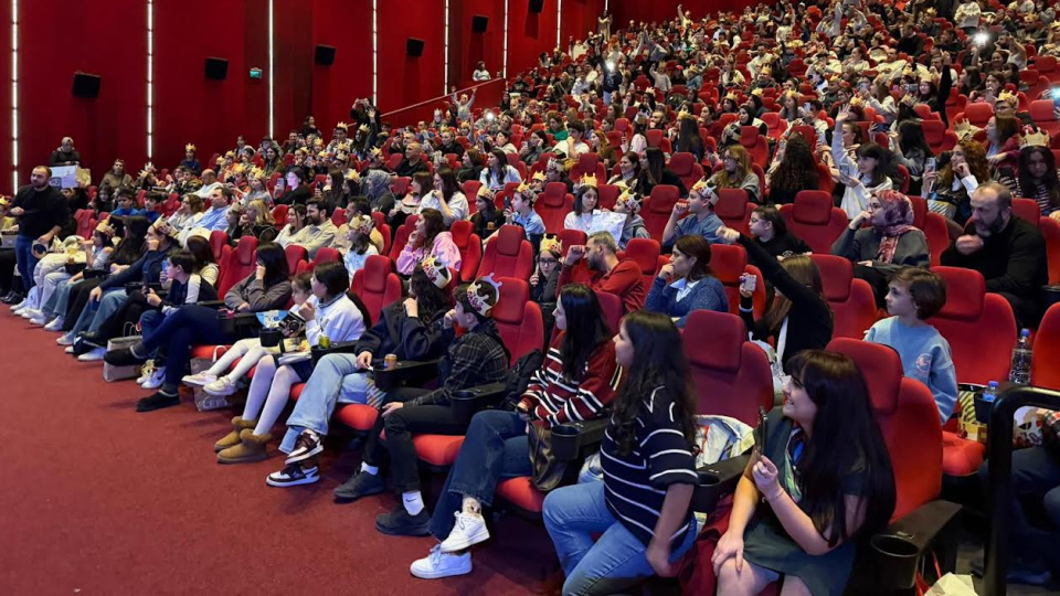 Coşkusunu paylaştı