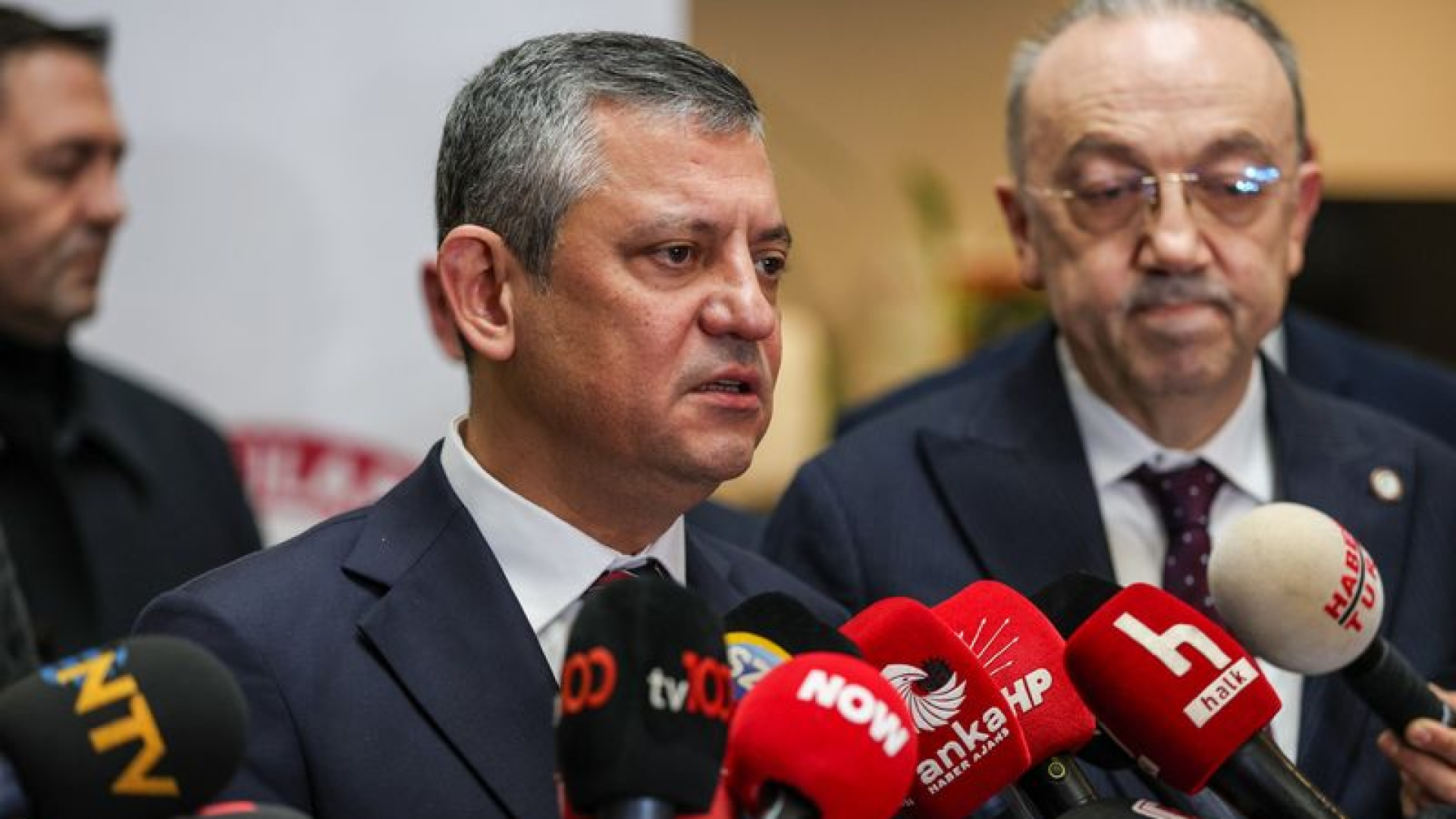 Özgür Özel'in Yoğun Haftası: DEM, Saadet ve İYİ Parti Liderleriyle Görüşecek
