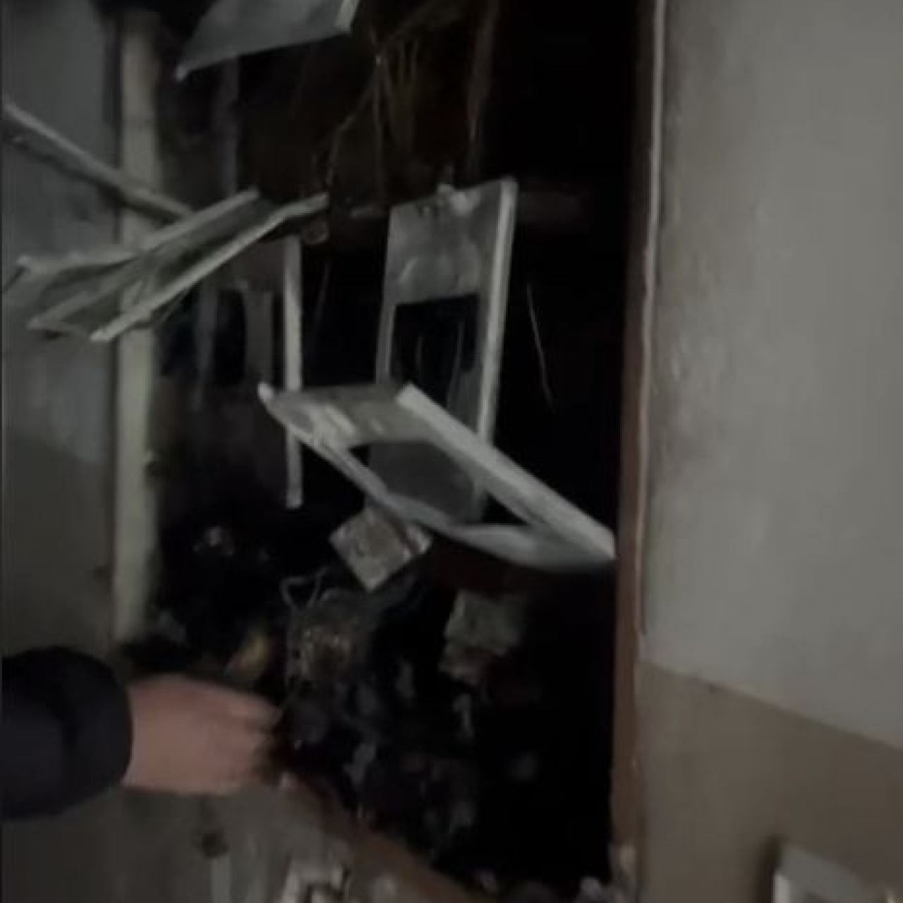 Eski eş elektrik panosunu ateşe verdi