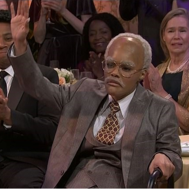 Ünlü kadın oyuncu yaşlı adama dönüştü