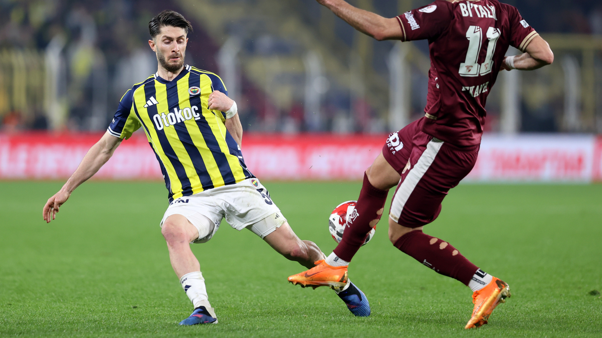 Fenerbahçe'de İsmail Yüksek Sakatlandı, Göztepe Maçından Çıktı
