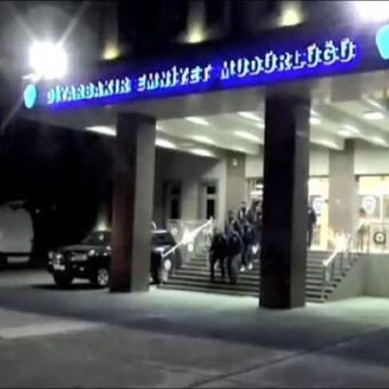 Diyarbakır Emniyet Müdürlüğüne EYP'li saldırı girişimi