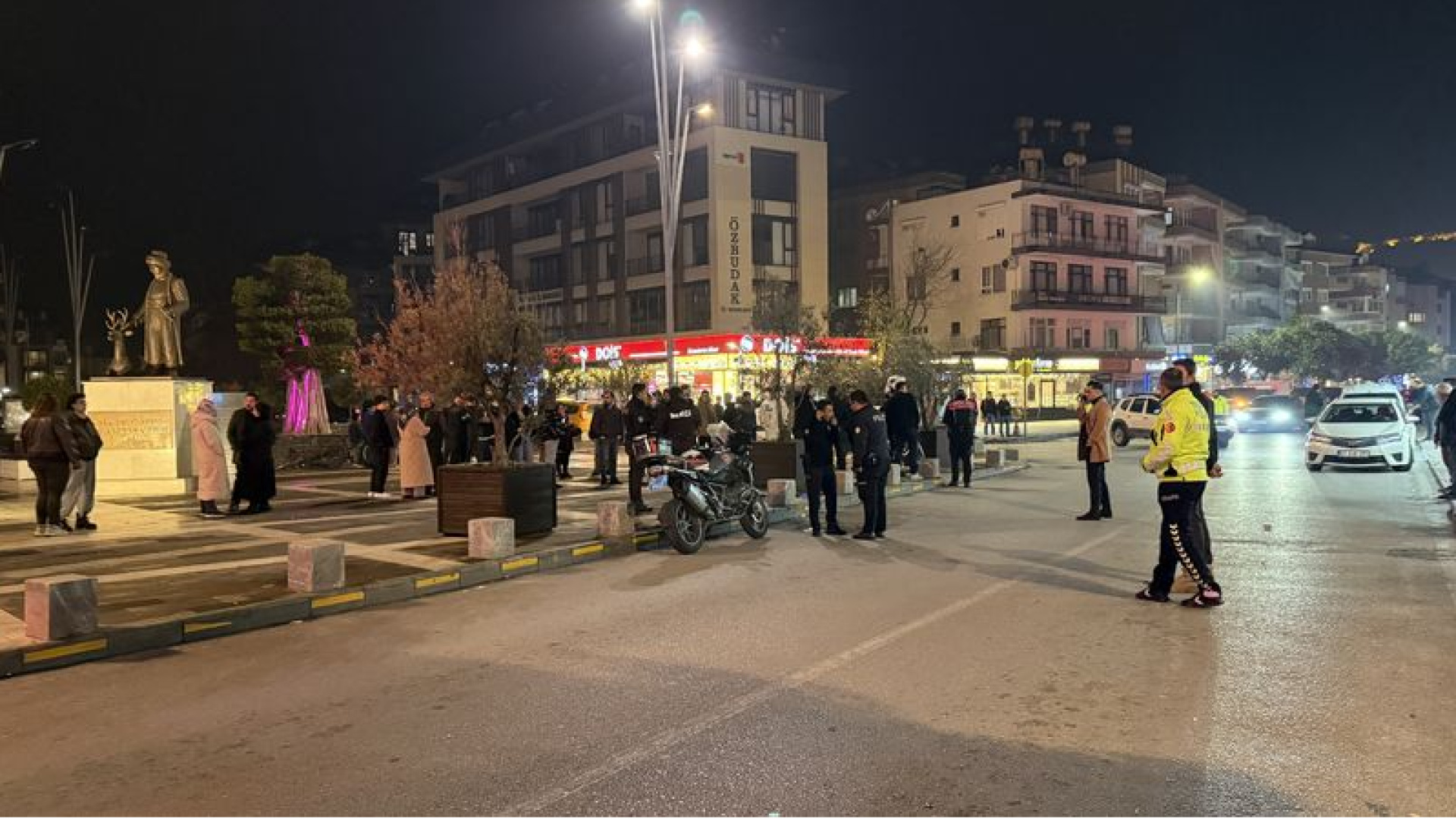 Antalya'da Borç Kavgası: 7 Yaralı, 4 Şüpheli Polis Kovalamacası Sonucu Yakalandı