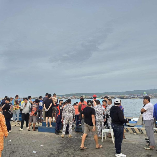 Filipinler'de 359 kişiyi taşıyan feribot battı