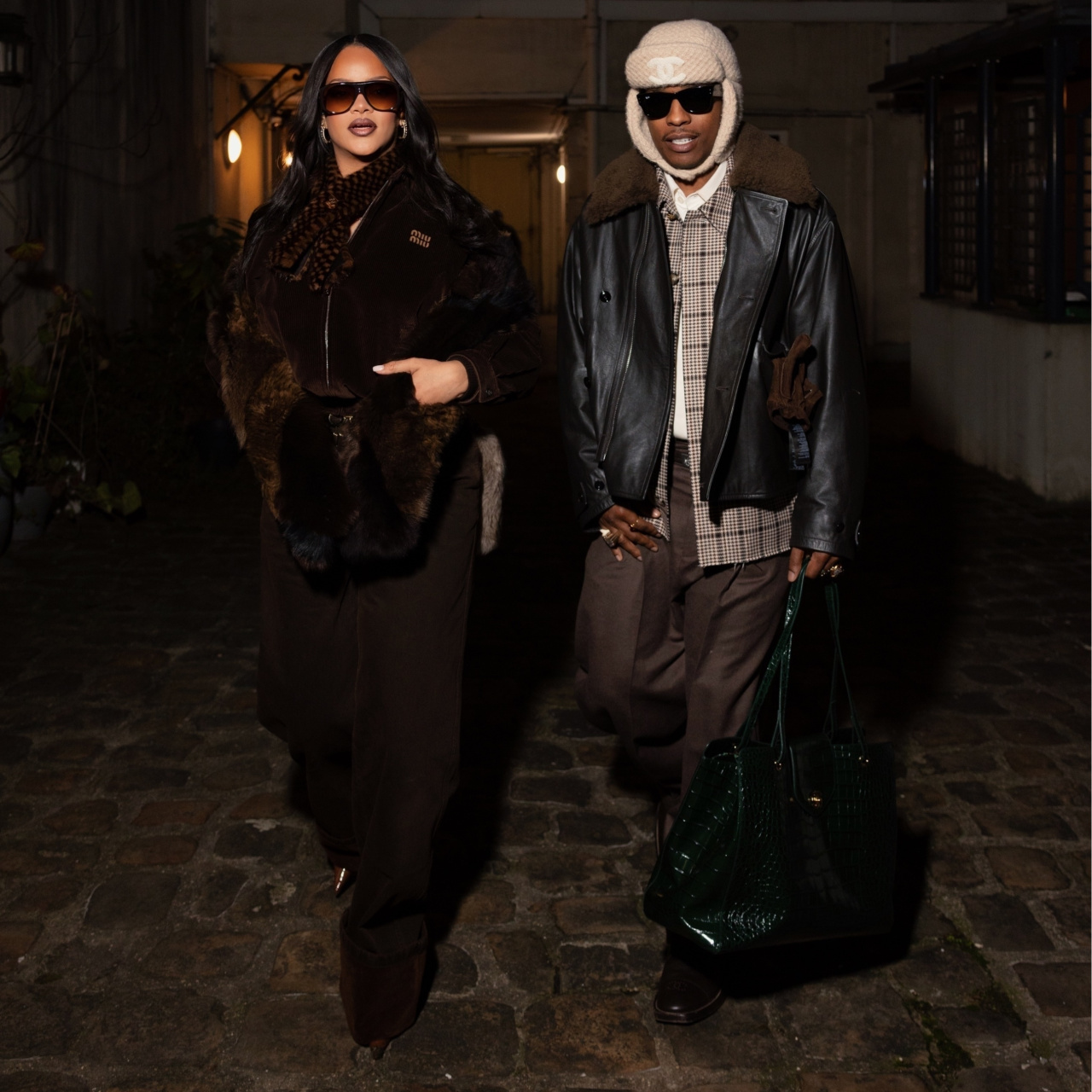 Paris'in tadını çıkarıyorlar