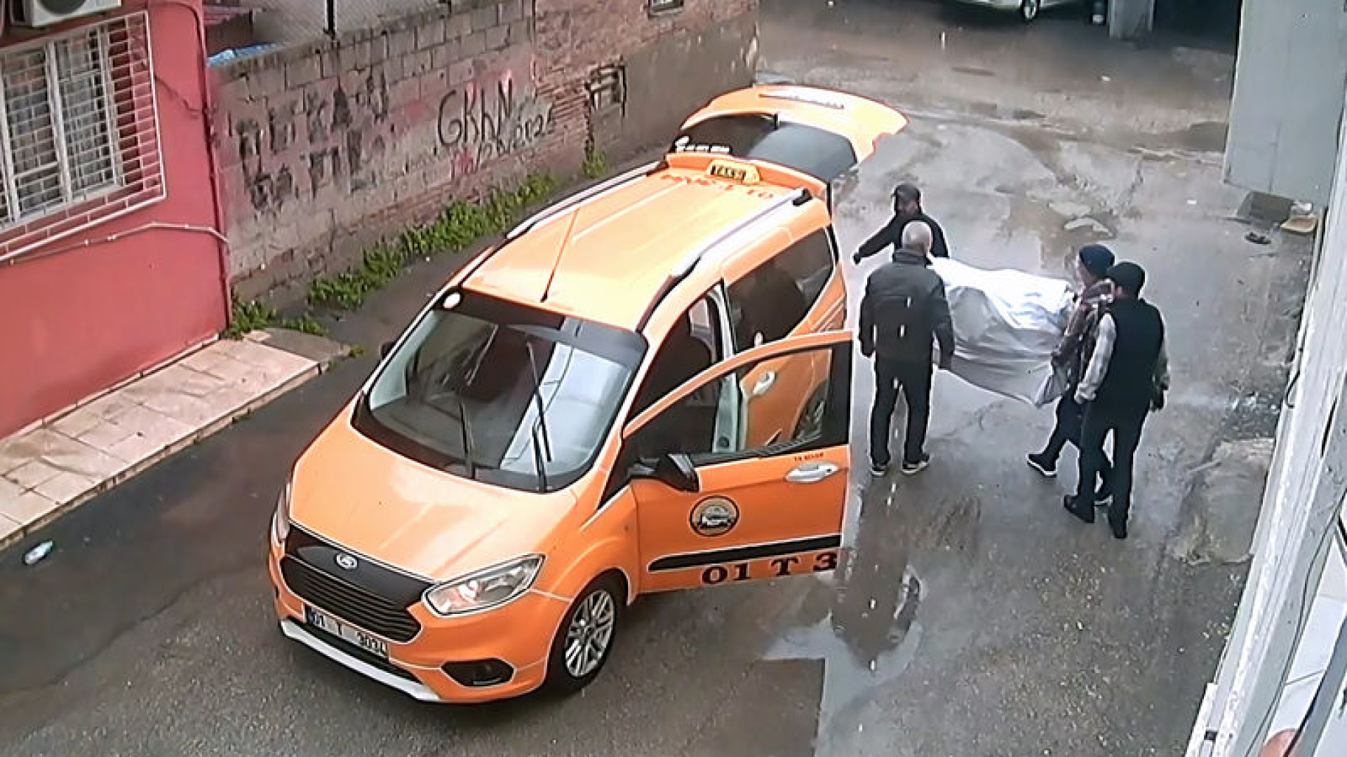 Depo fareleri! Tavanda delik açıp 148 bisiklet çaldılar! | Son dakika haberleri