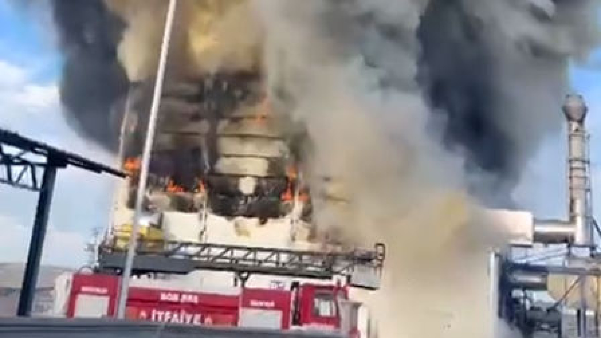 Son dakika: Afyonkarahisar'da enerji santralinde yangın