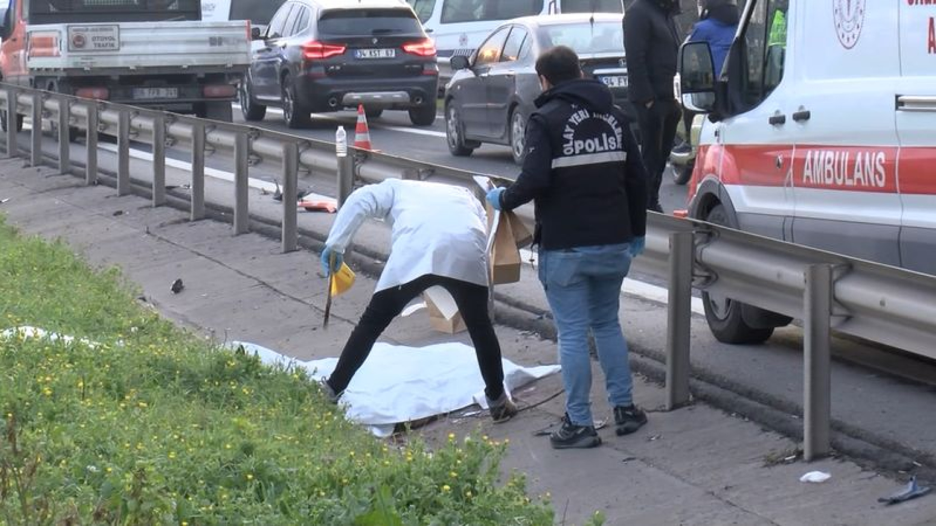 İstanbul Ataşehir'de TEM Otoyolu'nda Motosiklet Kazası: 1 Ölü, 1 Ağır Yaralı