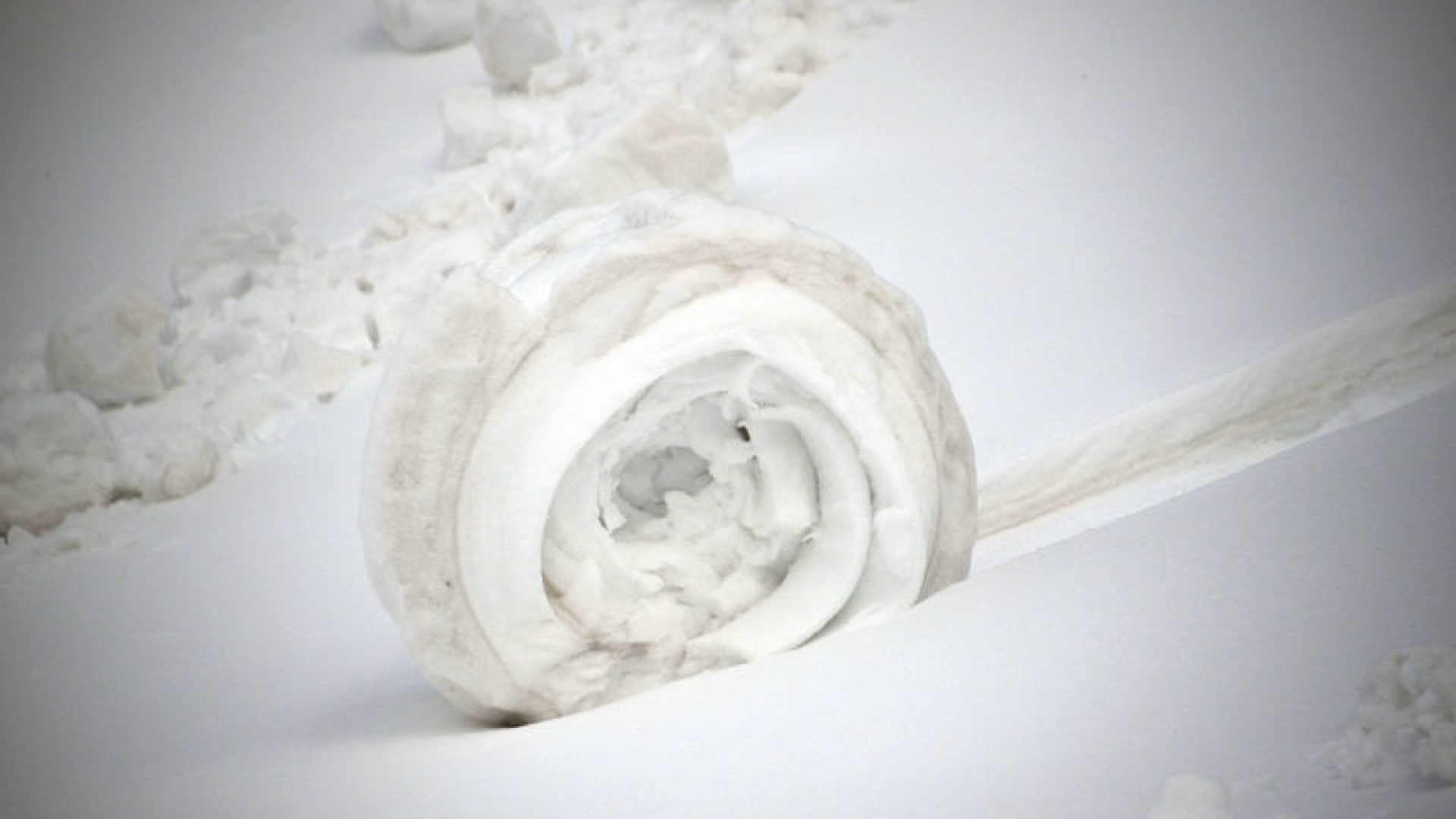 Doğada ender oluşan kar ruloları Ilgaz Dağı'nda görüntülendi