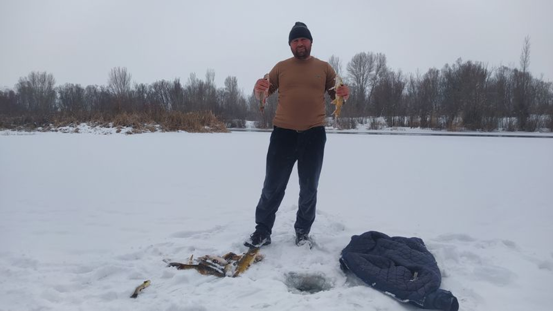 Kızılırmak Buz Tuttu: Sivas'ta Eskimo Usulü Balık Avı Yapıldı