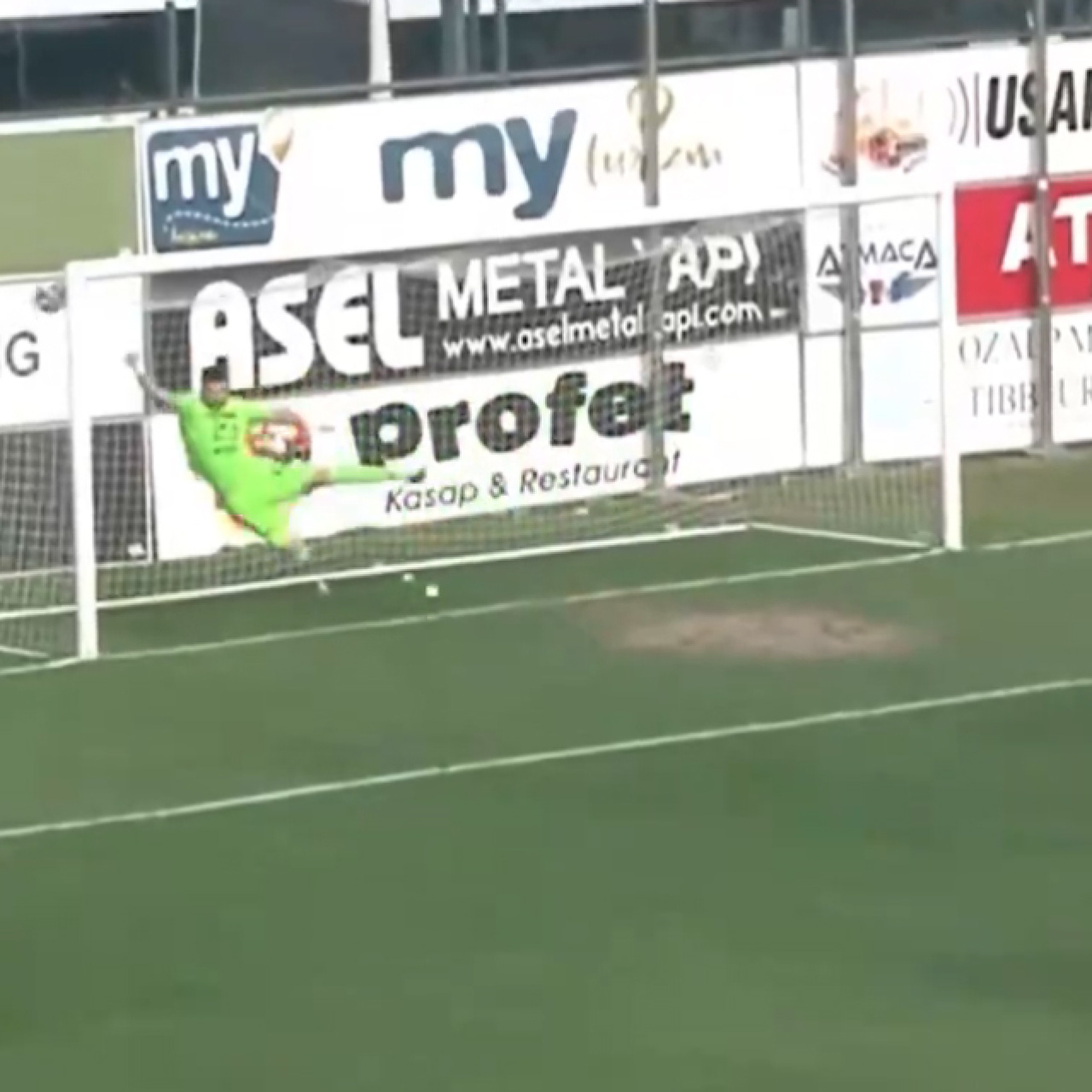 3. Lig maçına hakemler damga vurdu!