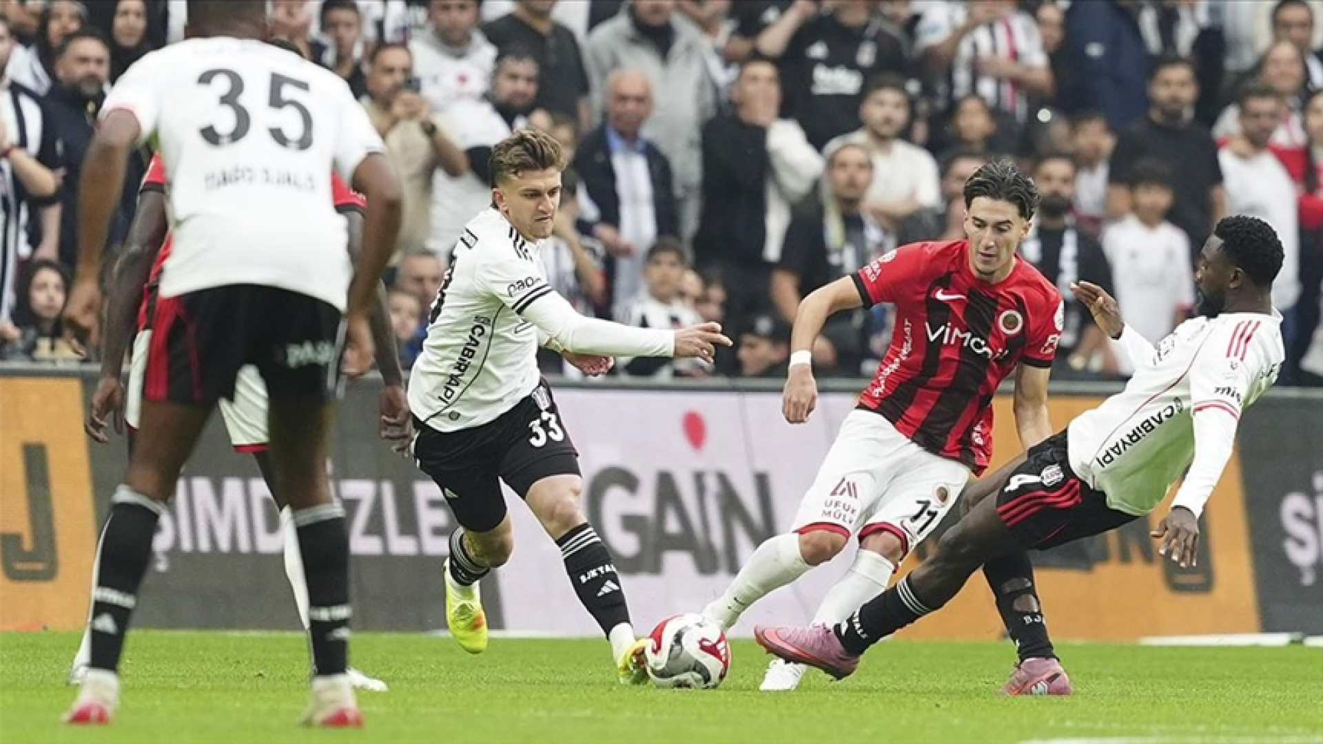 Eyüpspor - Beşiktaş Maçı Saat Kaçta, Hangi Kanalda? Muhtemel 11'ler Açıklandı