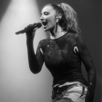 Konserlere ara verdi