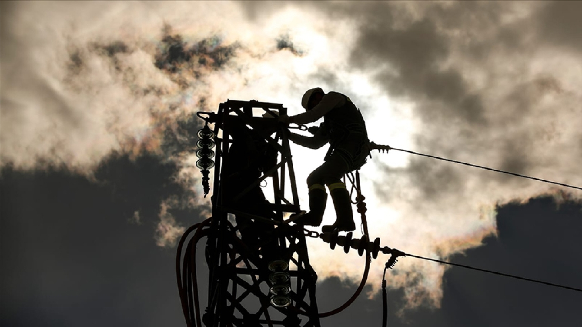 İstanbul'da 23 İlçede Planlı Elektrik Kesintisi: 27 Ocak Salı Günü Etkilenecek Bölgeler