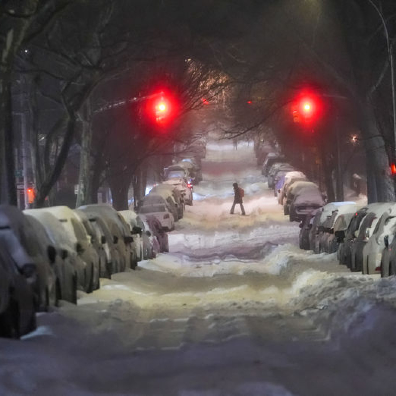 ABD'de "tarihi" kar fırtınası sürüyor!