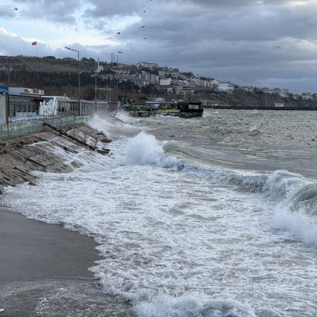 Tekirdağ'da deniz ulaşımına lodos engeli