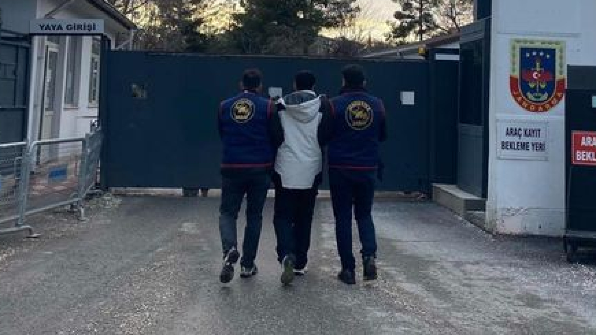 Diyarbakır'da Jandarma Operasyonu: 108 Aranan Şahıs Yakalandı
