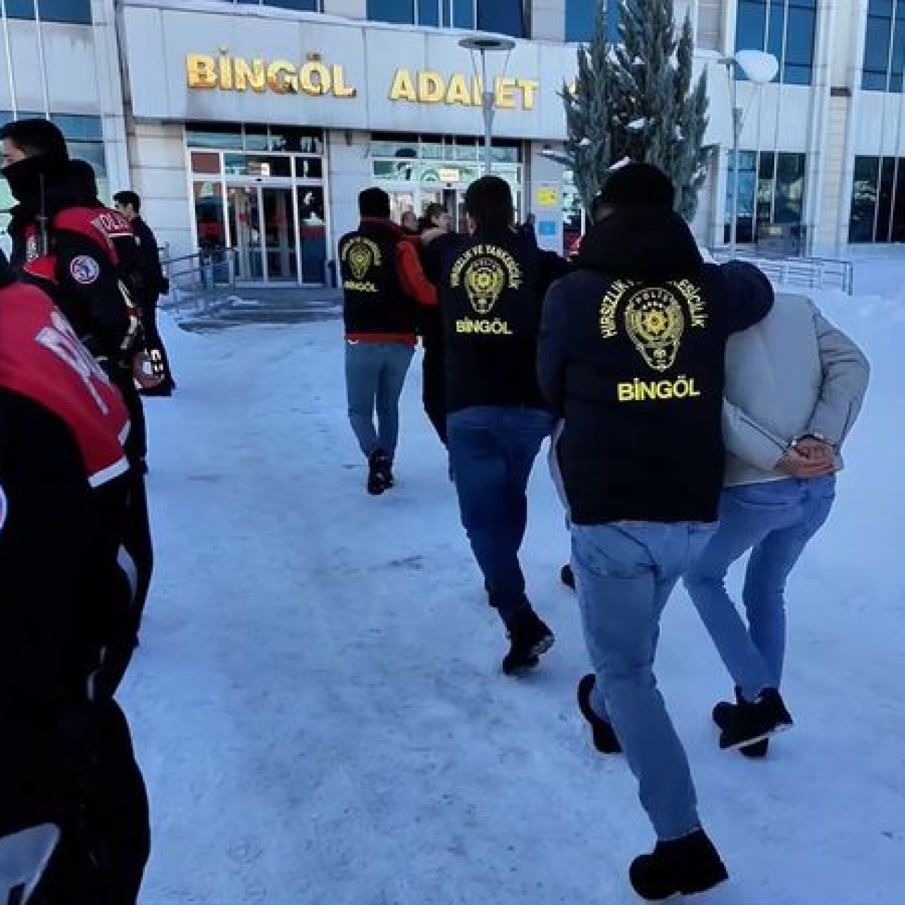 "Change" araç operasyonu: 5 tutuklama