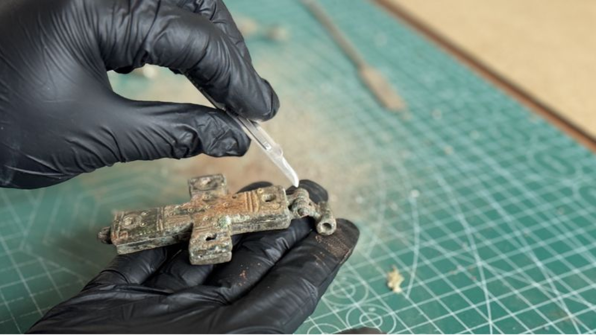 Listra Antik Kenti'nde bulunan 'mühürlenmiş bronz haç' restore edildi