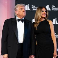 Trump'tan "Bilet alın" çağrısı