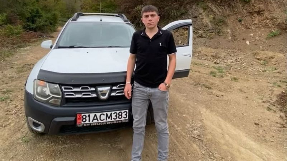 Kazara tetiğe dokundu, başından vuruldu!