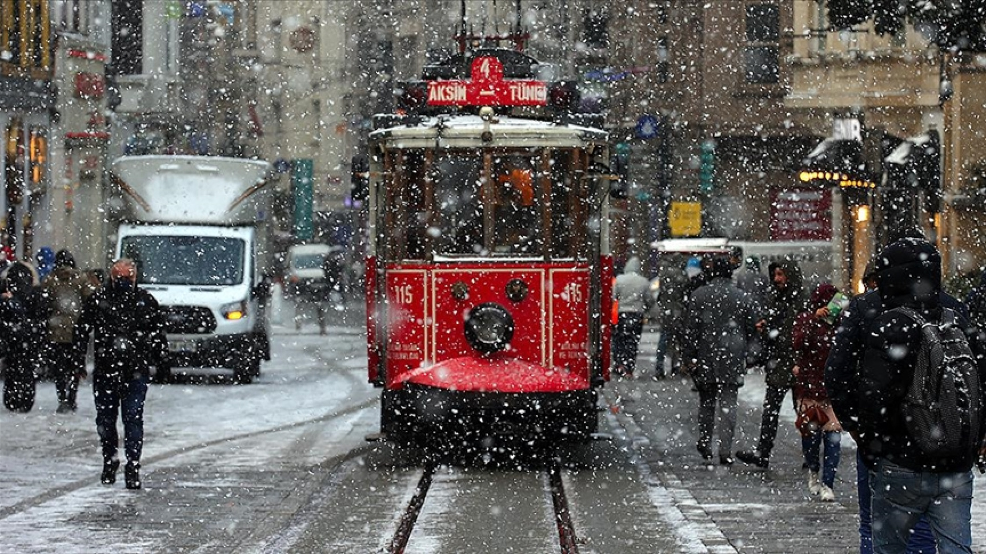 İstanbul'da Kar Yağışı Ne Zaman Bekleniyor? Meteoroloji'den Güncel Hava Durumu