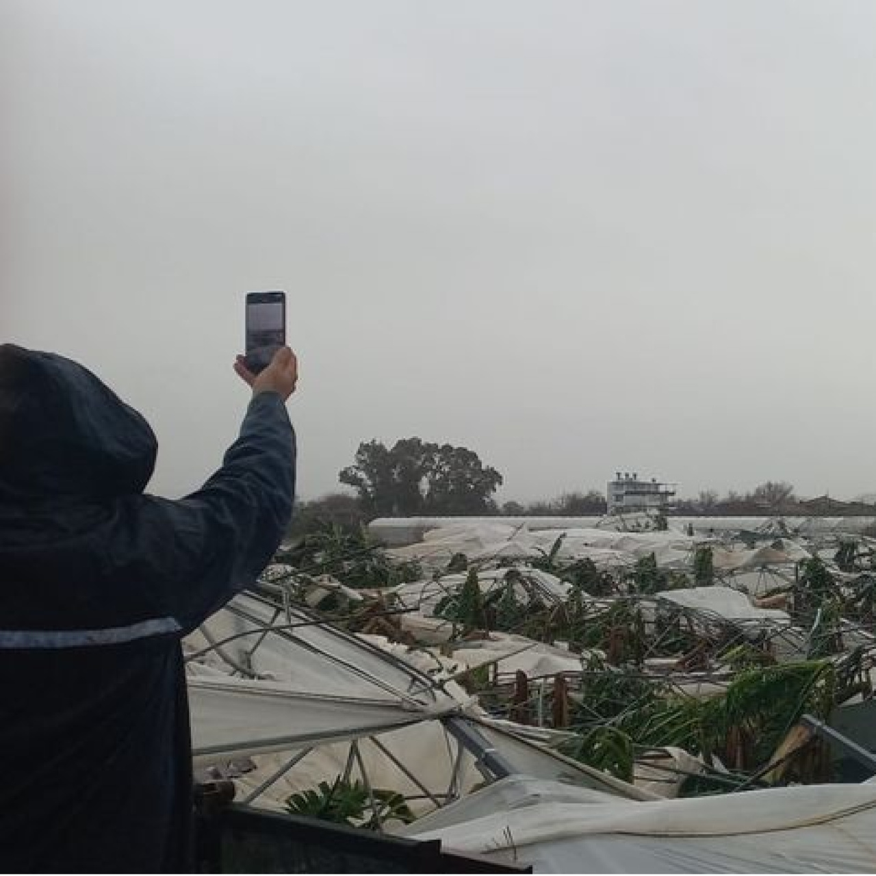 Antalya ve Muğla'yı hortum vurdu!