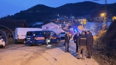 Eşini vurup yaşamına son verdi