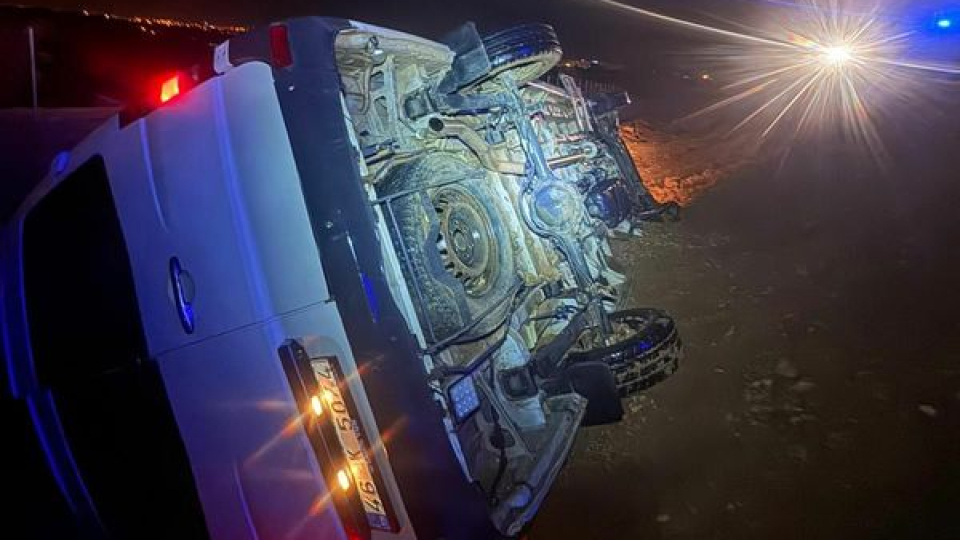 Servis minibüsü kaza yaptı! Yaralılar var