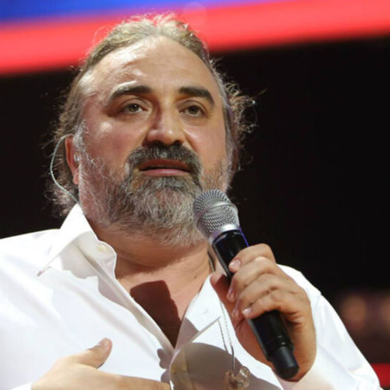 Şarkılar, Volkan Konak için söylendi