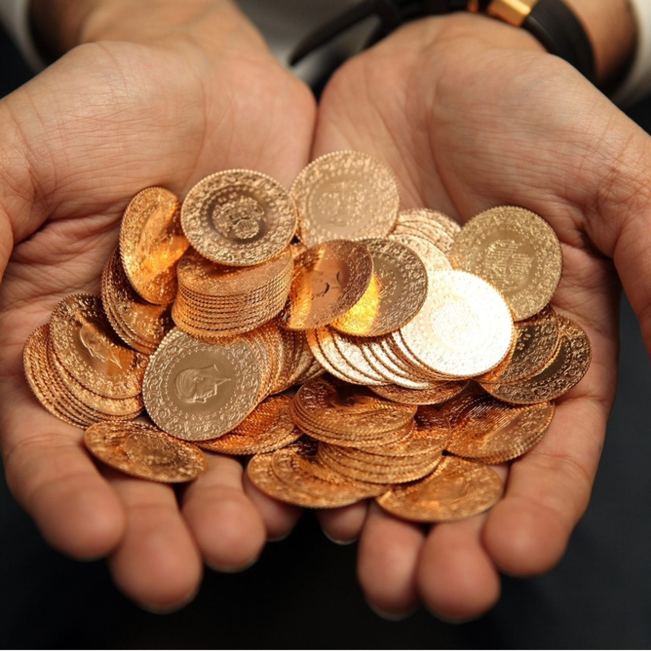 Ons altın rekor tazeledi