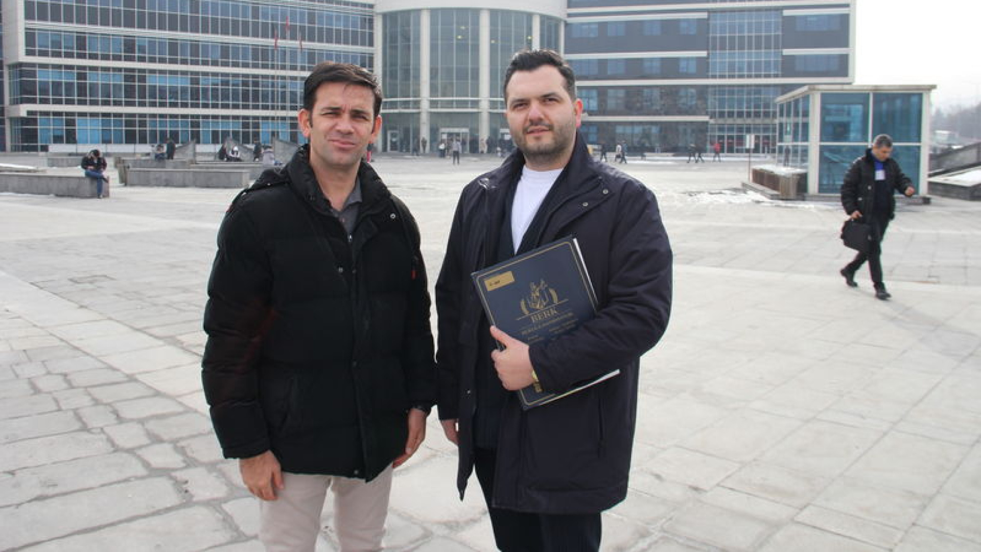 Son dakika: Hamburgerden çıkan kemiğin kırdığı 2 dişi için 1 milyon lira tazminat talebinde bulundu | Son dakika haberleri