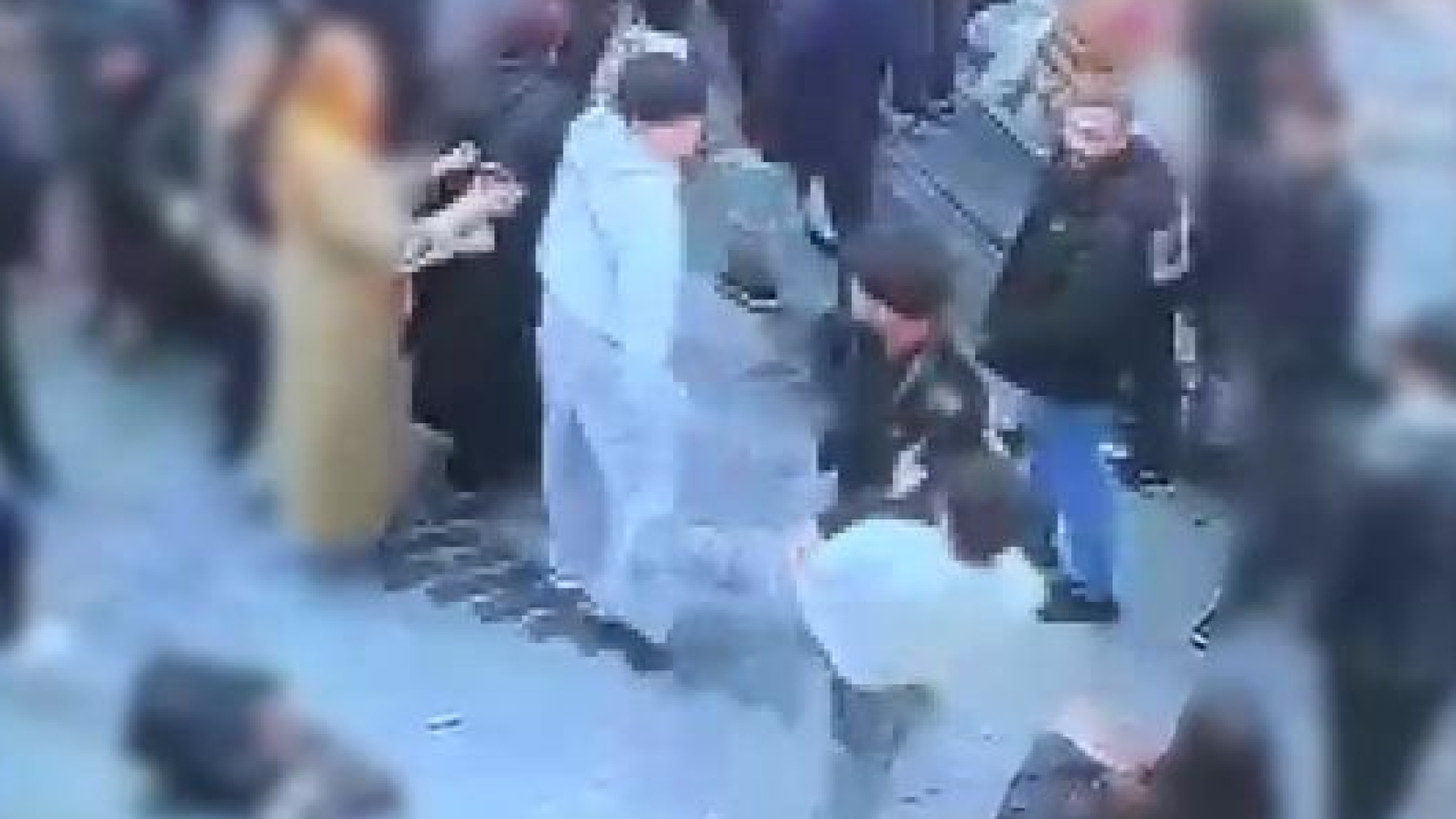 İstanbul Fatih'te Hanutçu ile Çinli Turist Arasında Yaşanan Tartışma Darp ile Sonuçlandı