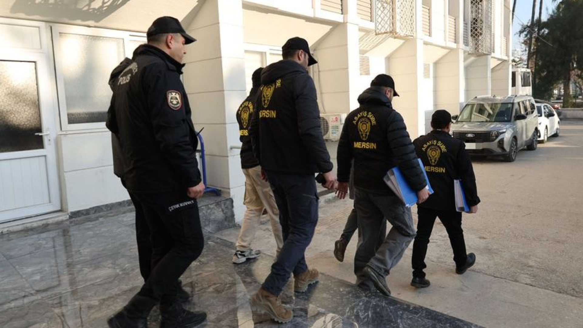 Mersin merkezli 9 ilde "sahte ilan" operasyonunda gözaltına alınan 7 şüpheli tutuklandı