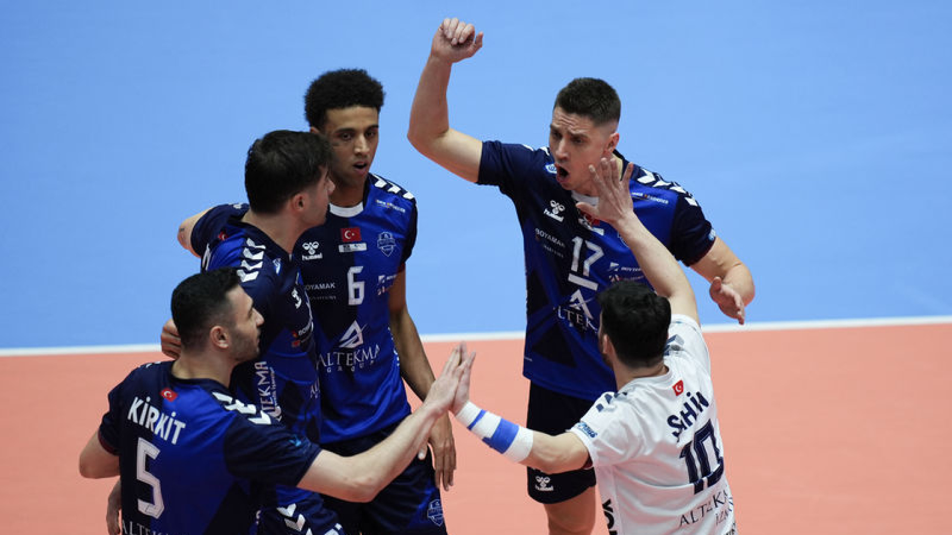 Altekma Erkek Voleybol Takımı, Benfica'yı 3-2 Yenerek Çeyrek Finale Yükseldi