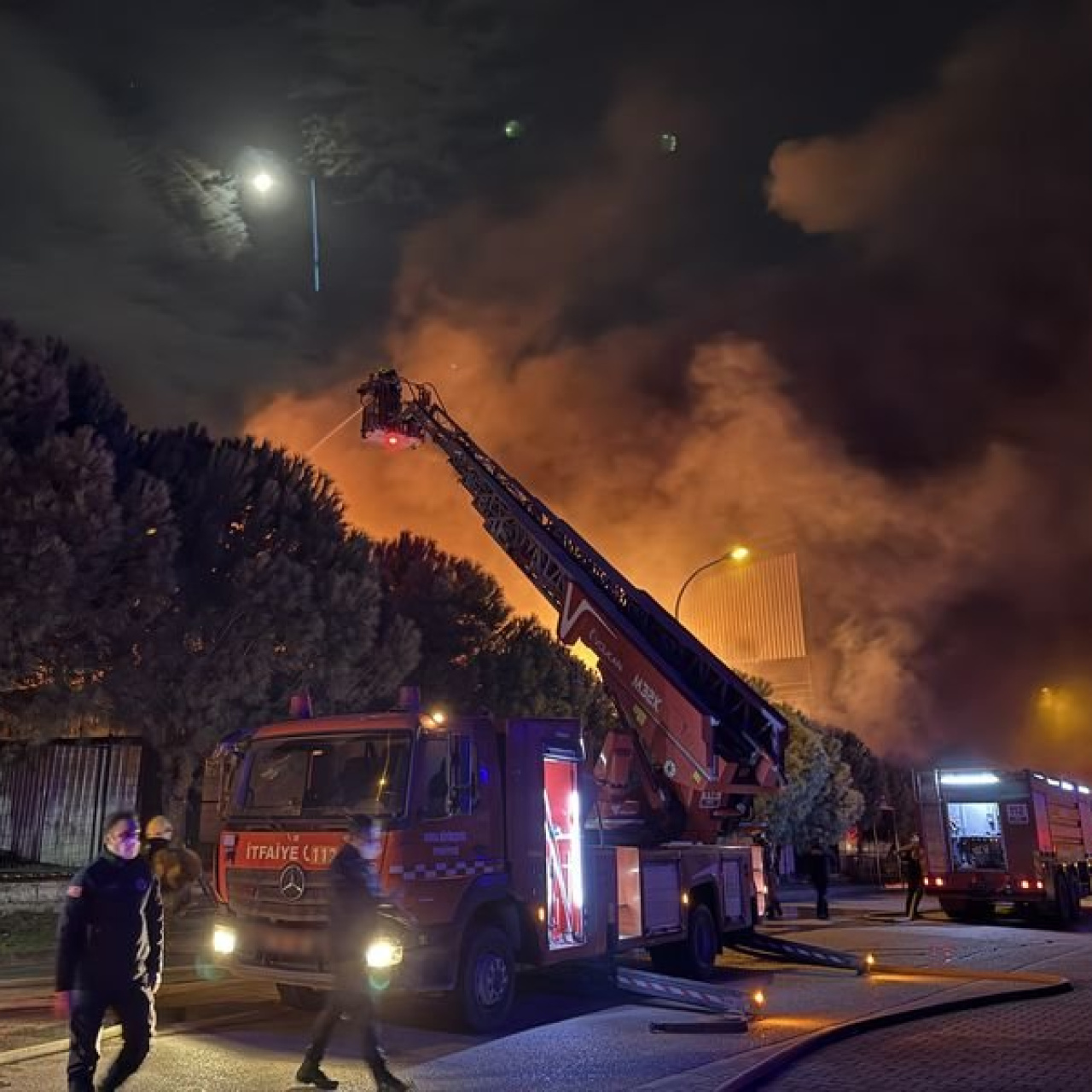 Kimyasal kaplama fabrikasında yangın