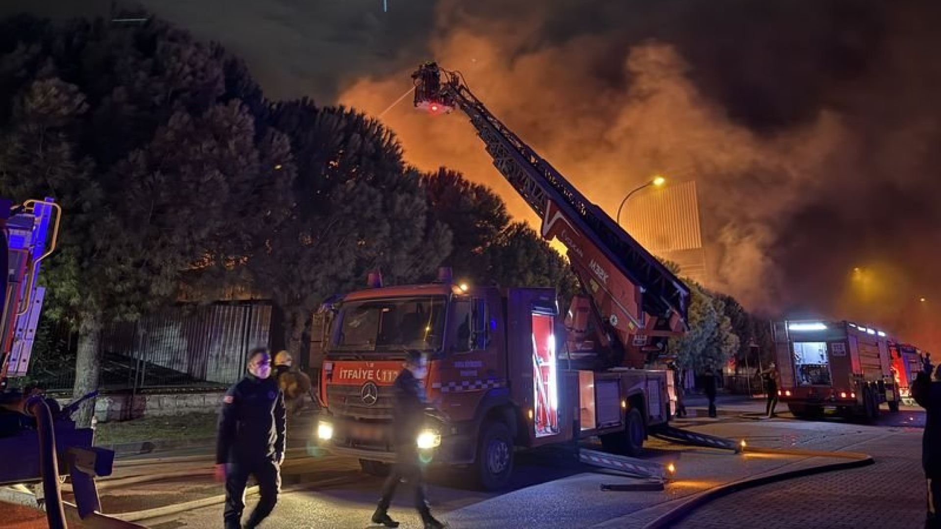 Bursa'da kimyasal kaplama fabrikasında yangın | Son dakika haberleri