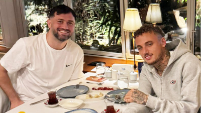 Ünlü futbolcunun canı kebap çekti