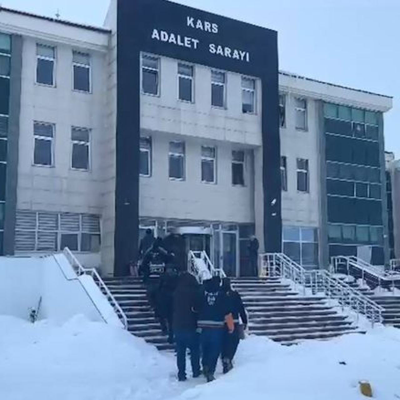 Kars'ta fuhuş operasyonu: 12 tutuklama