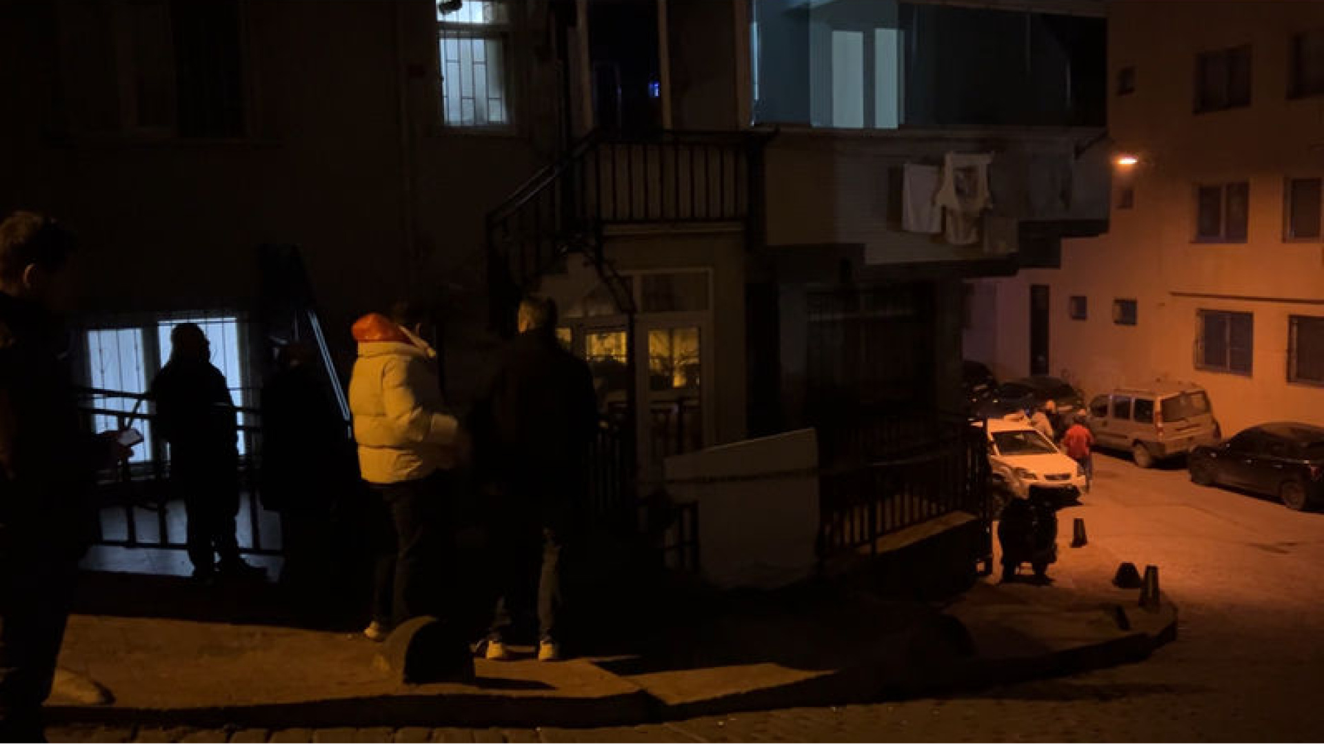 Beyoğlu'nda Korkunç Olay: Baba, Oğlunu Öldürüp İntihar Etti