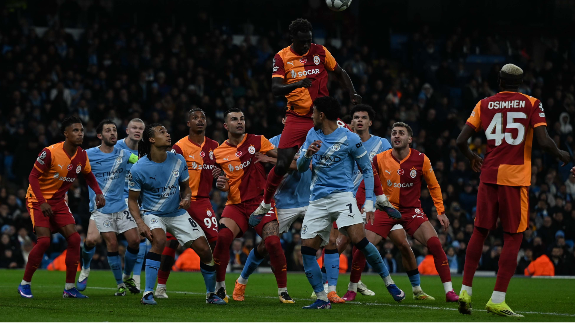 Yazarlardan Galatasaray'ın City Maçına Sert Eleştiri: Okan Buruk'a Yazar!
