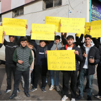 Adana'da bir grup genç, başlık parasına karşı eylem düzenledi