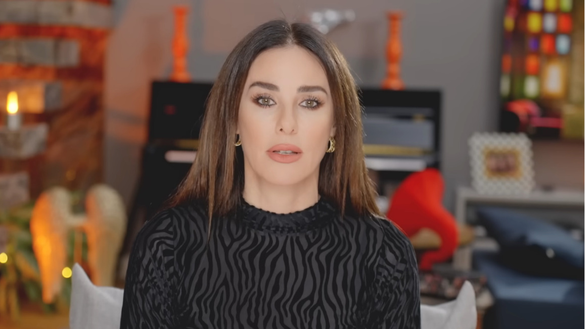 Defne Samyeli, İkamet Ettiği Rezidansta Yangın Alarmının Çalışmadığını İhbar Etti