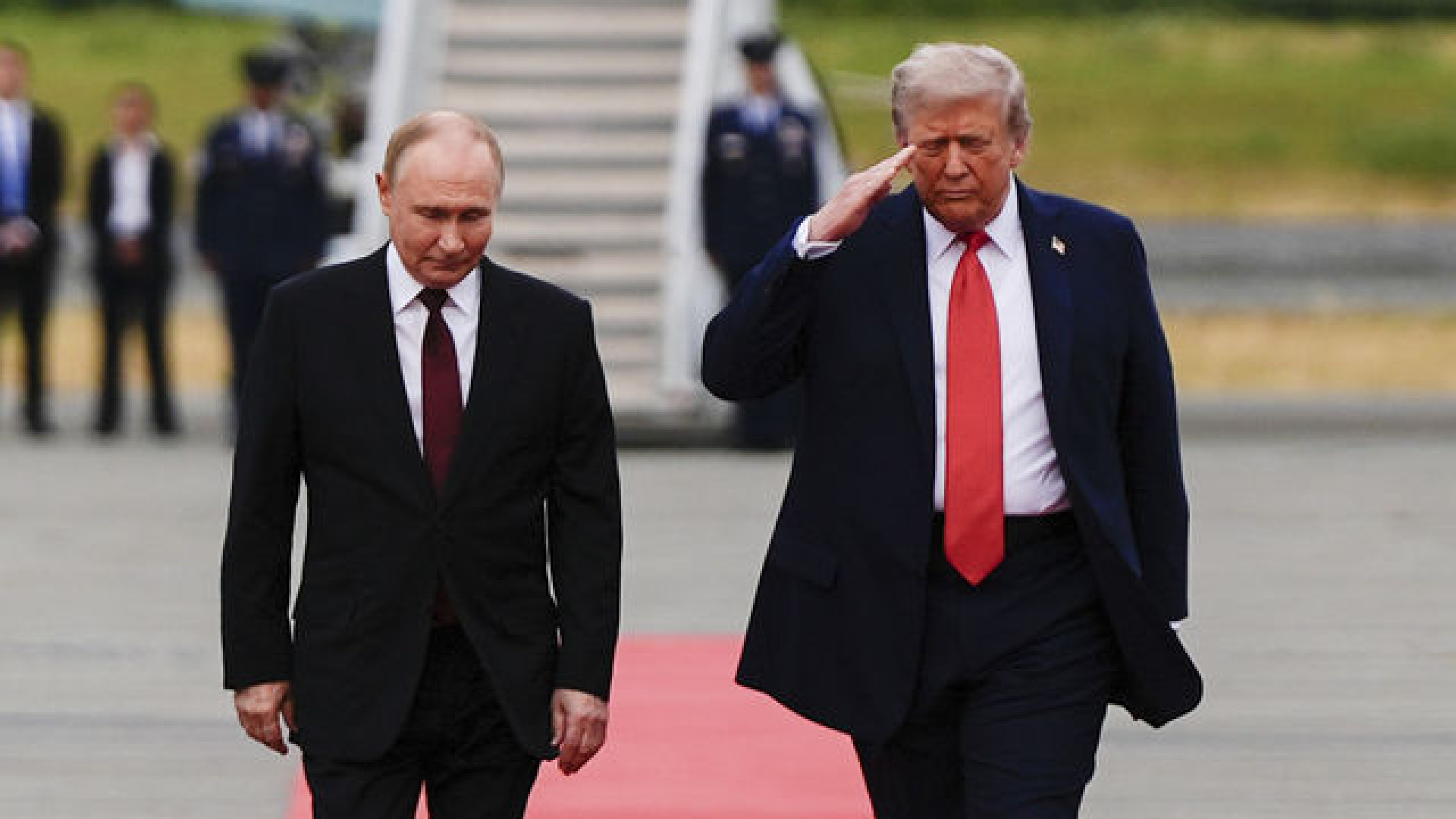 Beyaz Saray'da yenilenen salonda Trump ve Putin'in birlikte fotoğrafı yer alıyor | Dış Haberler