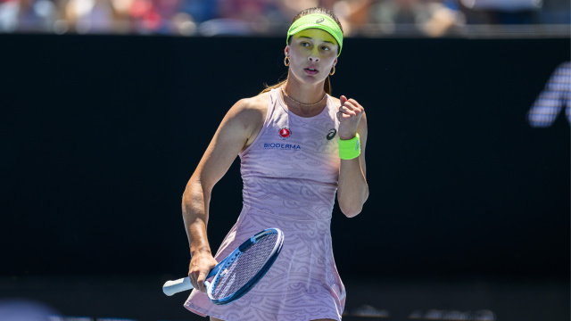 Zeynep Sönmez'e özel davet!