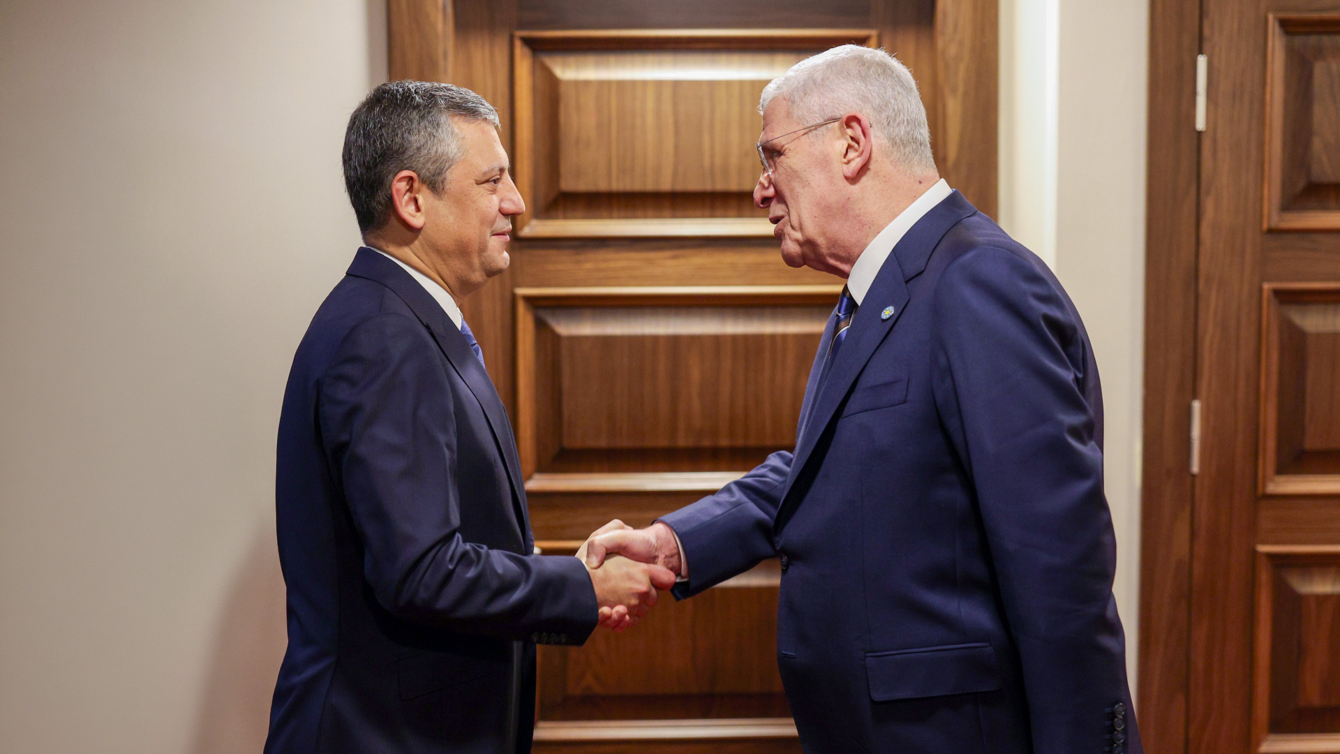 Son dakika: CHP lideri Özgür Özel'den İYİ Parti lideri Müsavat Dervişoğlu'na ziyaret | Son dakika haberleri